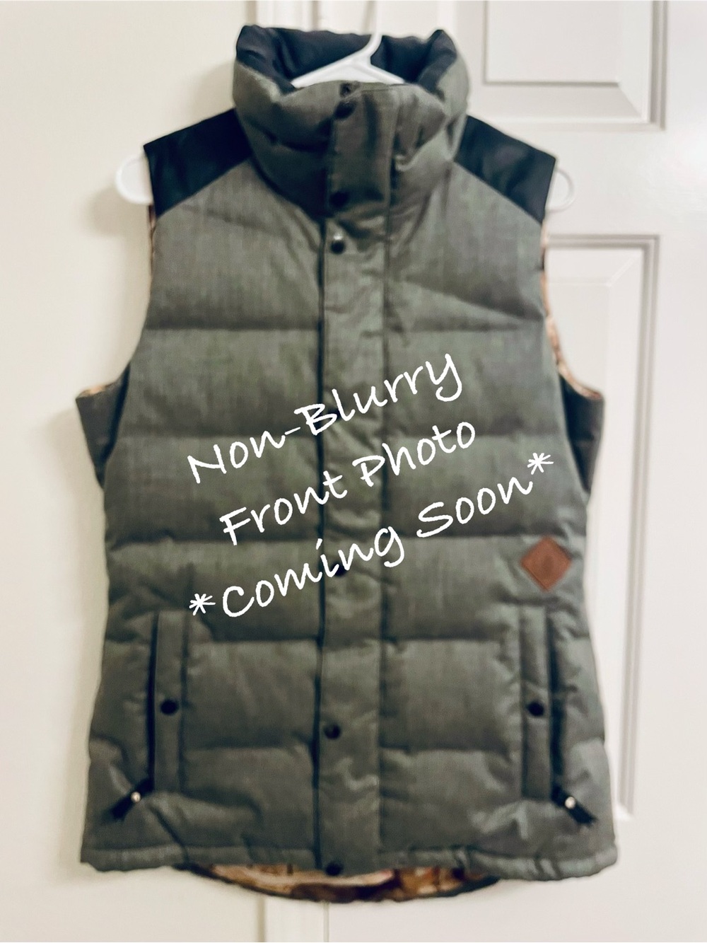 Volcom Gray Quilted Flute Down Puffer Vest with Black Shoulder Panels 600 mm
